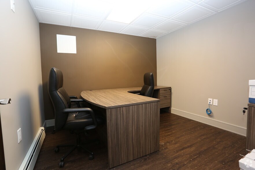 More Photos Of 545 E Jericho Tpke, Huntington Station Office For Sale