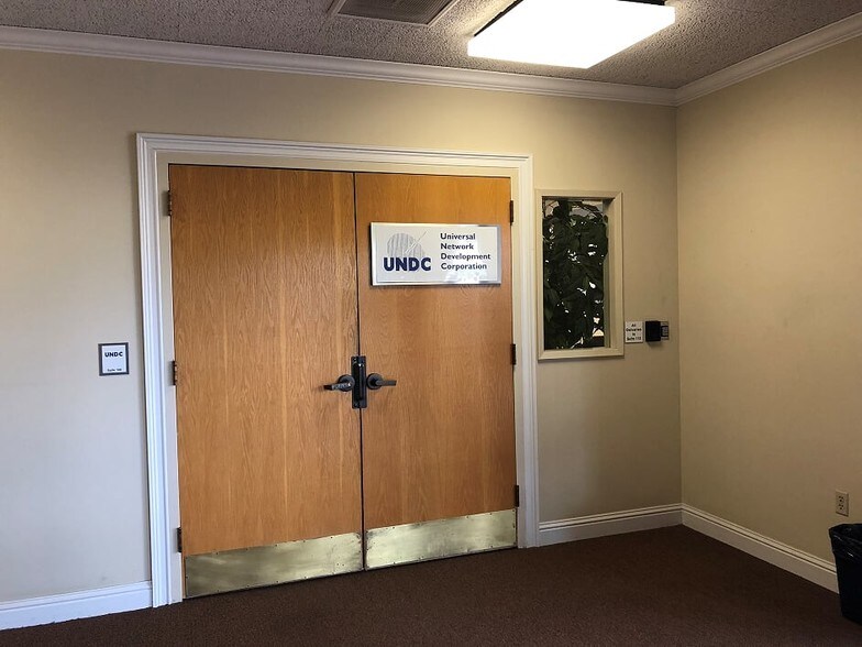 More Photos Of 2555 3rd St, Sacramento Office For Lease