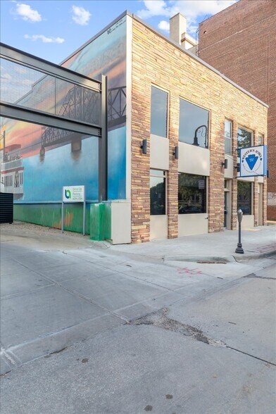 More Photos Of 127 Pearl St, Council Bluffs Office For Lease