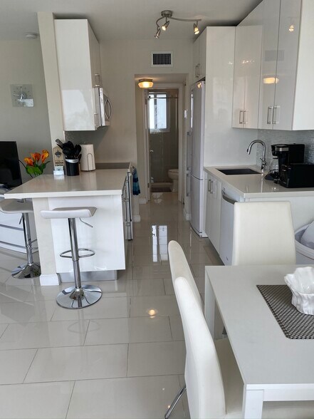 More Photos Of 1705 N Riverside Dr, Pompano Beach Apartments For Sale