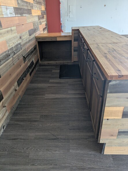 More Photos Of 2416 W Mason St, Green Bay Unknown For Lease