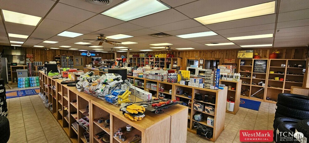 More Photos Of 824 Avenue B, Abernathy Service Station For Sale