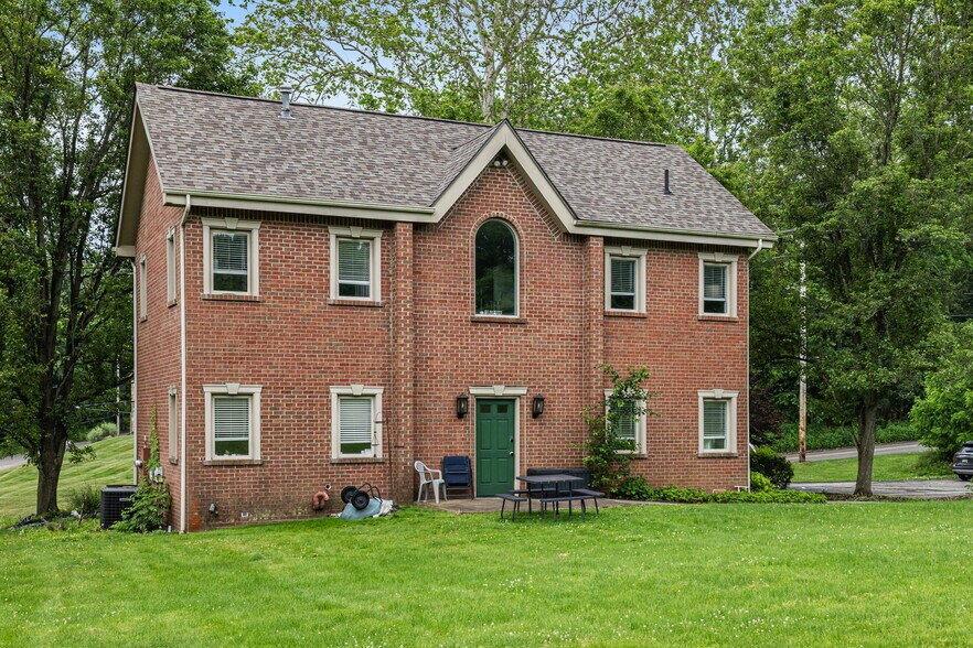 More Photos Of 1841 Universal Rd, Pittsburgh Office For Sale