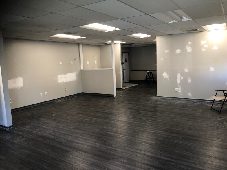 More Photos Of 321 Main St, Cornwall General Retail For Lease