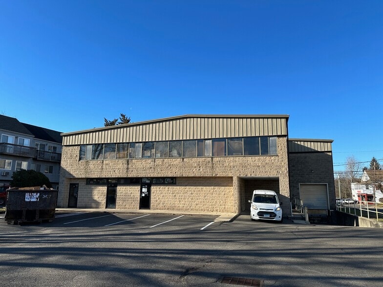 Primary Photo Of 17 Broad St, Norwalk Warehouse For Sale