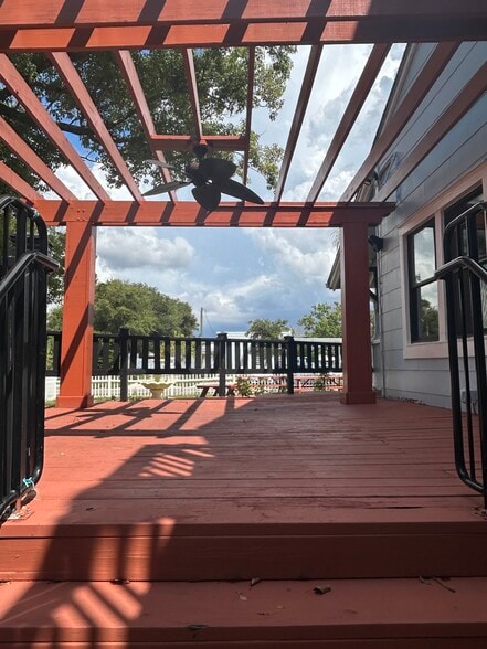 More Photos Of 658 West Ave, Clermont Restaurant For Lease