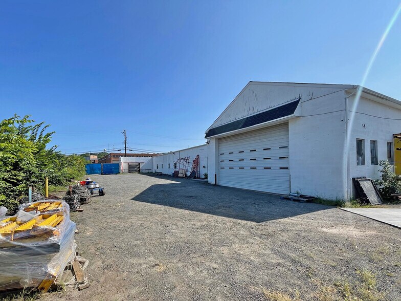 More Photos Of 4821 Frolich Ln, Hyattsville Warehouse For Lease