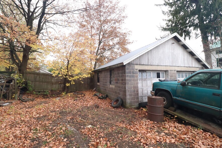 200 Hughes St, New Ringgold, PA 17960 Specialty For Sale