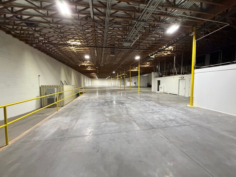 More Photos Of 2836 S 49th Ave, Phoenix Warehouse For Lease