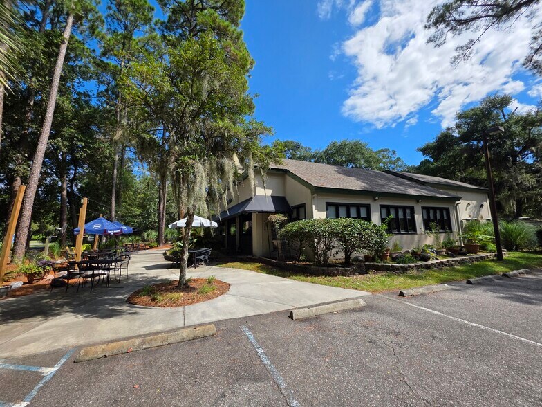 More Photos Of 9 Park Ln, Hilton Head Island Restaurant For Sale