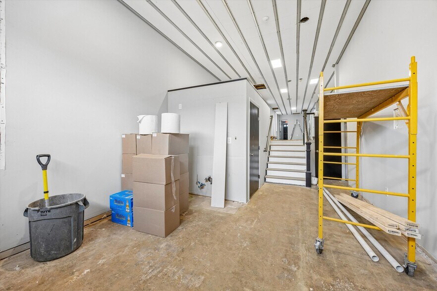 More Photos Of 1909 S Broad St, Philadelphia Office Residential For Sale