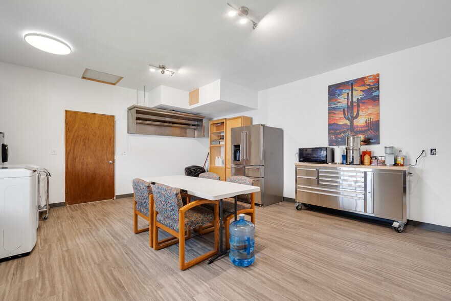 More Photos Of 9330 4th St, Bay City Medical For Sale