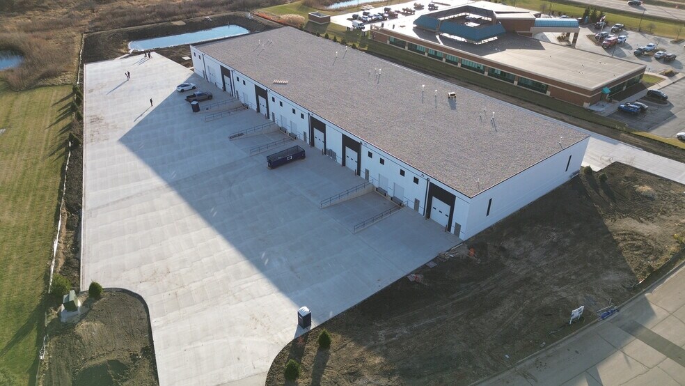 More Photos Of 205 E Morrissey Dr, Elkhorn Warehouse For Lease