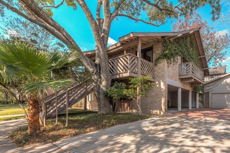 More Photos Of 1742 Hawthorne St, Houston Apartments For Sale