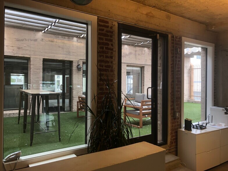 More Photos Of 1602-1608 N Cahuenga Blvd, Los Angeles Storefront Retail Office For Lease