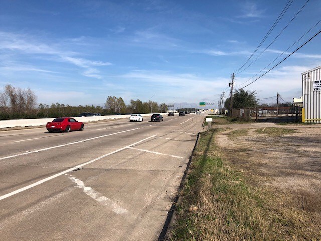 More Photos Of 15023 Main St, Houston Warehouse For Lease