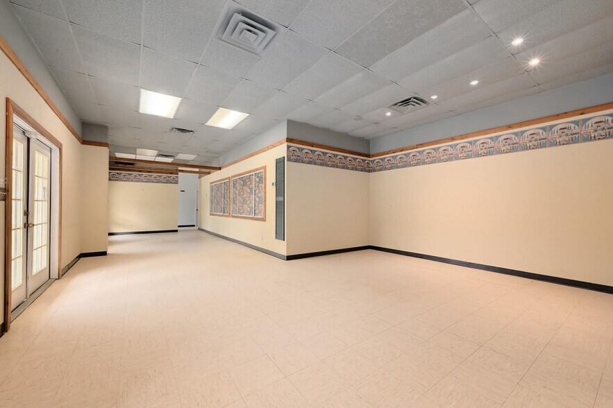 More Photos Of 5916 Hwy 290 West, Dripping Springs Light Manufacturing For Sale