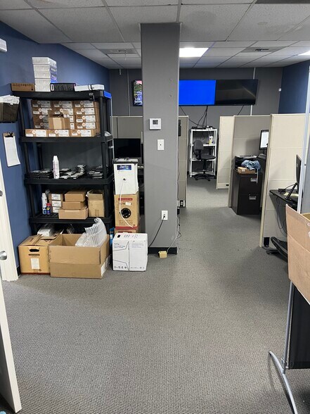 More Photos Of 8139 Center St, La Mesa Showroom For Lease