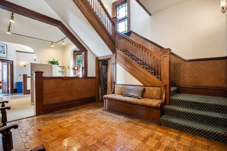 More Photos Of 653 11th St, Oakland Loft Creative Space For Sale