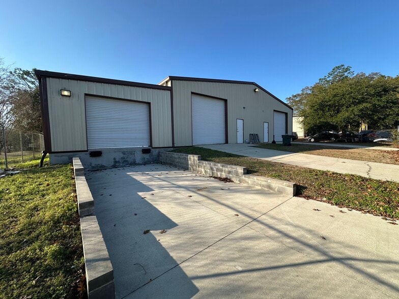 More Photos Of 110 Crossway Rd, Tallahassee Warehouse For Lease