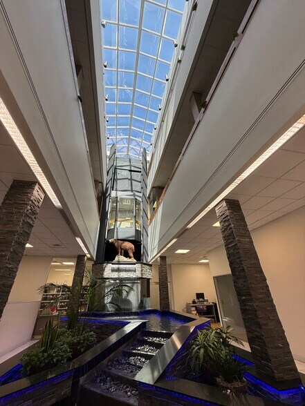 More Photos Of 501 W Bay St, Jacksonville Office For Lease