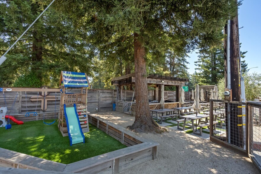 More Photos Of 6640 Redwood Dr, Rohnert Park Office For Sale