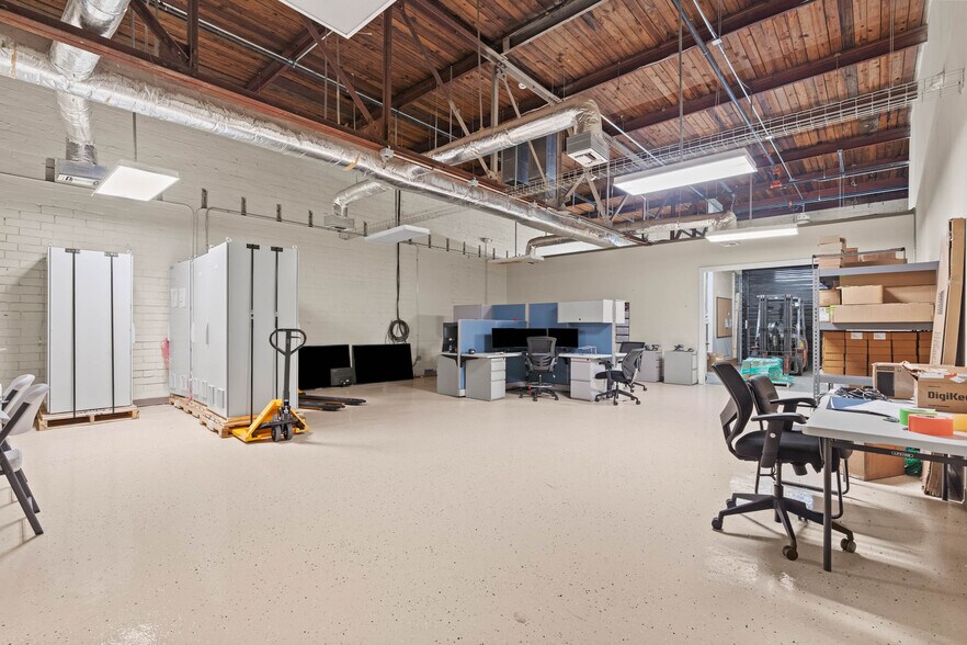 More Photos Of 500 Saint Michael St, Mobile Office For Lease