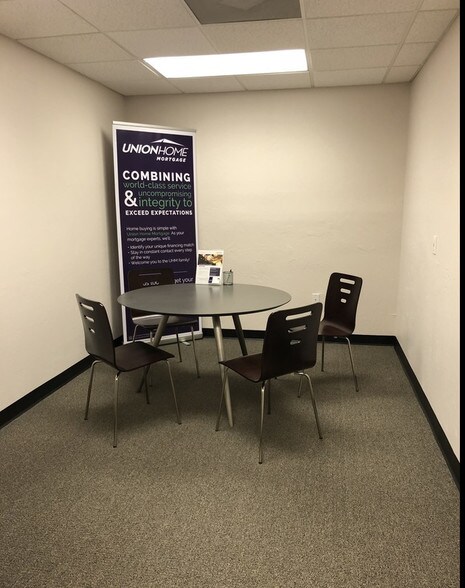 More Photos Of 13031 McGregor Blvd, Fort Myers Office For Lease
