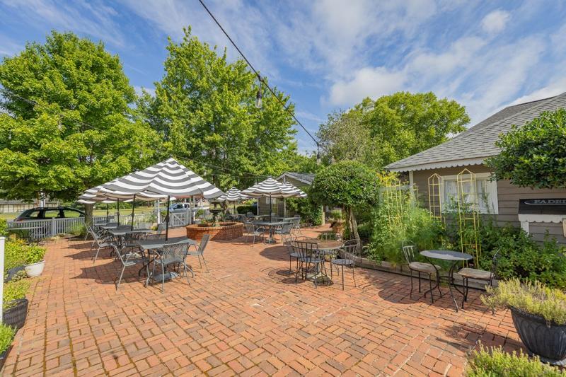 More Photos Of 65 Tavern Rd, Irvington Hotel For Sale