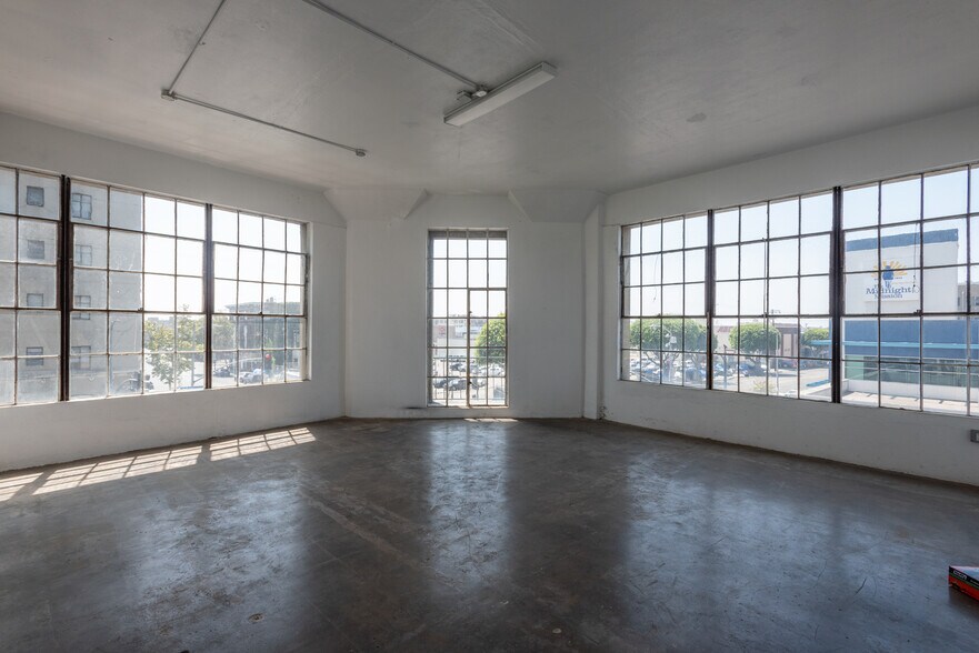 More Photos Of 421 E 6th St, Los Angeles Warehouse For Sale