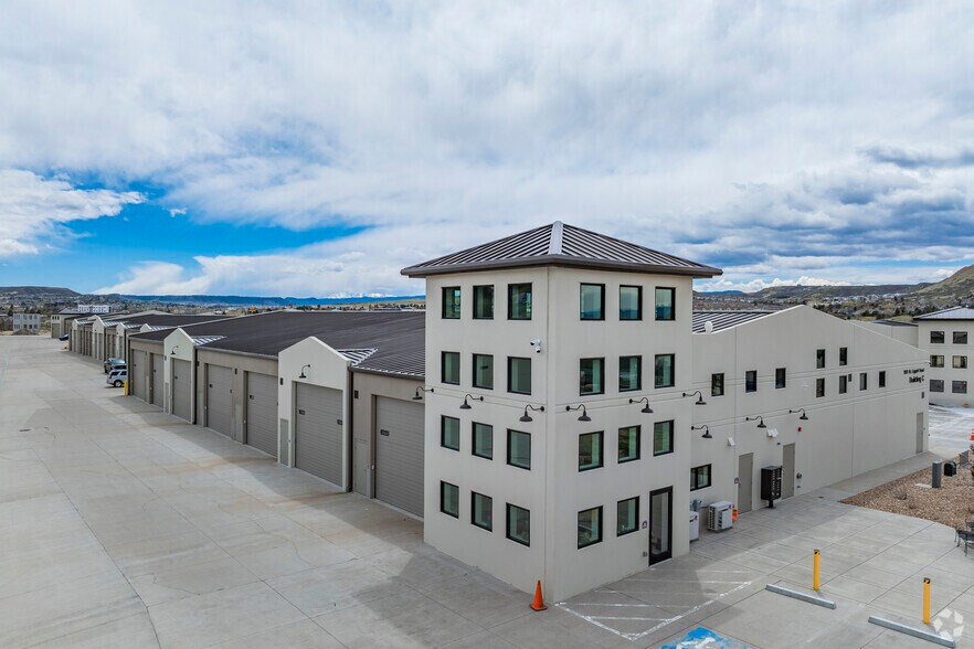 More Photos Of 1931 Liggett Rd, Castle Rock Flex For Lease