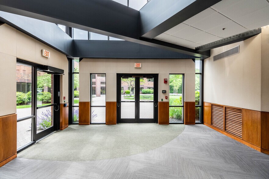 More Photos Of 500 Southborough Dr, South Portland Office For Lease