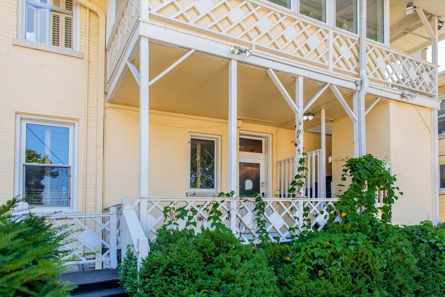 More Photos Of 1107 17th Ave S, Nashville Office For Lease