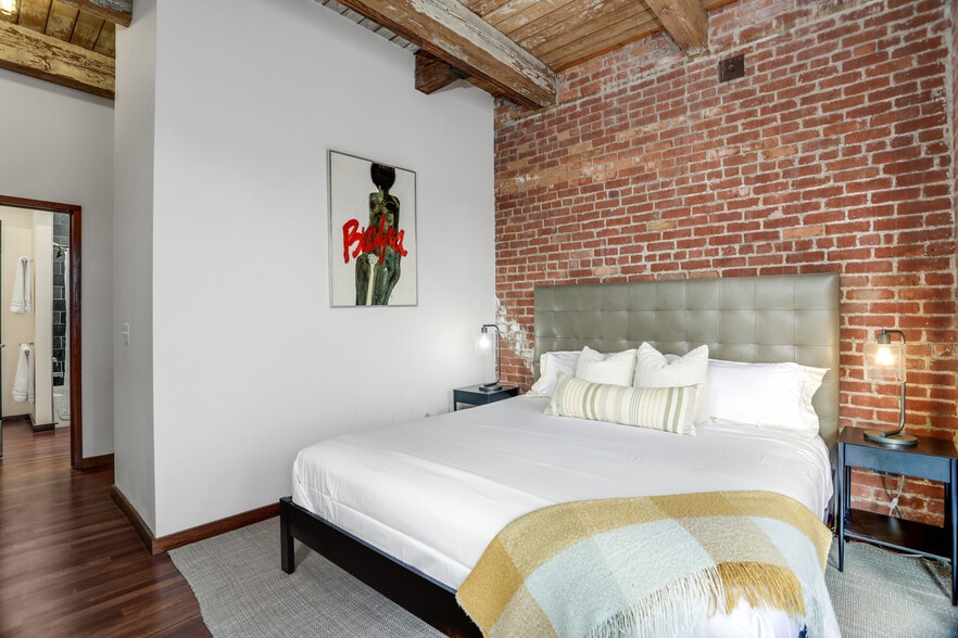 More Photos Of 1528 Gratiot Ave, Detroit Apartments For Sale