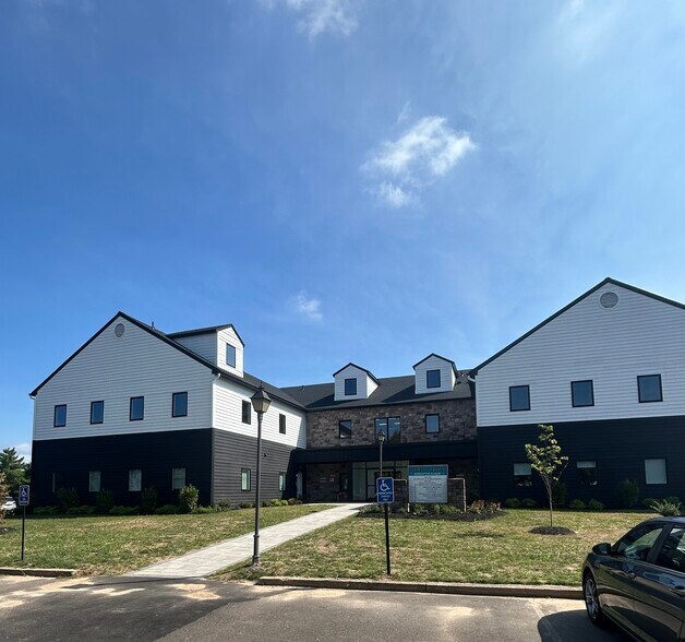 More Photos Of 680 Heacock Rd, Yardley Medical For Lease