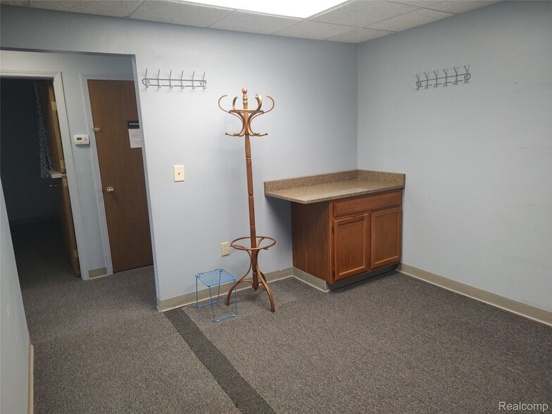 More Photos Of 5154 Miller Rd, Flint Medical For Sale