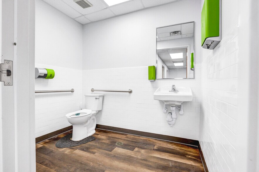 More Photos Of 3908 N Frankford Ave, Lubbock Warehouse For Sale