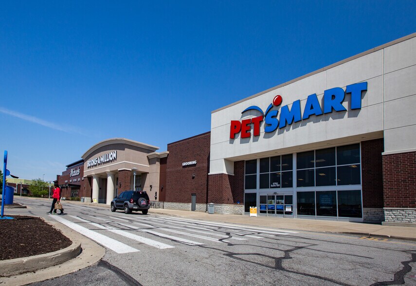 More Photos Of 6010-6030 W 86th St, Indianapolis Unknown For Lease