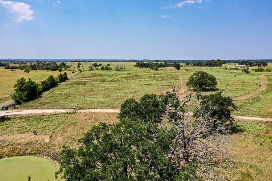 More Photos Of 3585 AN County Road 2701, Tennessee Colony Specialty For Sale