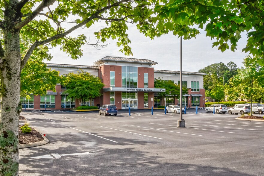 More Photos Of 1060 Peerless Xing NW, Cleveland Medical For Lease