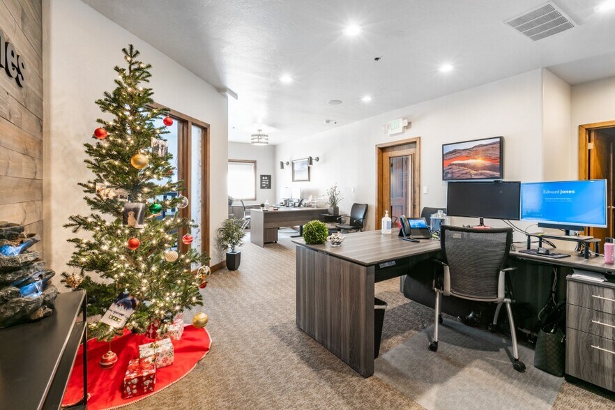 More Photos Of 1920 Prospector Ave, Park City Office For Sale