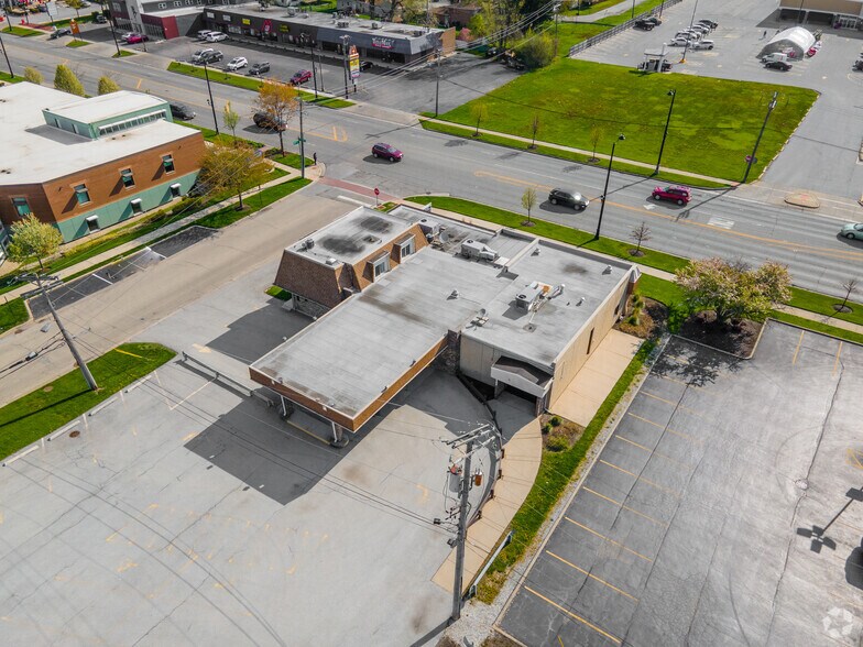 More Photos Of 12004 S Pulaski Rd, Alsip General Retail For Sale