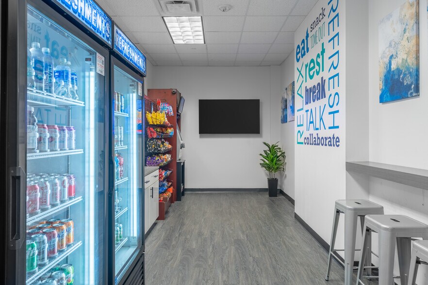 More Photos Of 1750 Valley View Ln, Farmers Branch Office For Lease