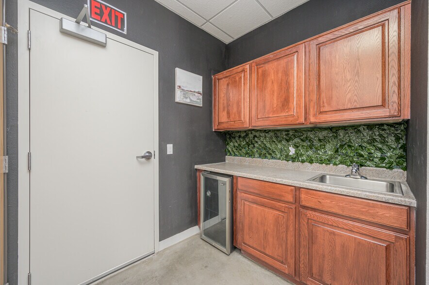 More Photos Of 1491 Palma Rd, Bullhead City Medical For Sale