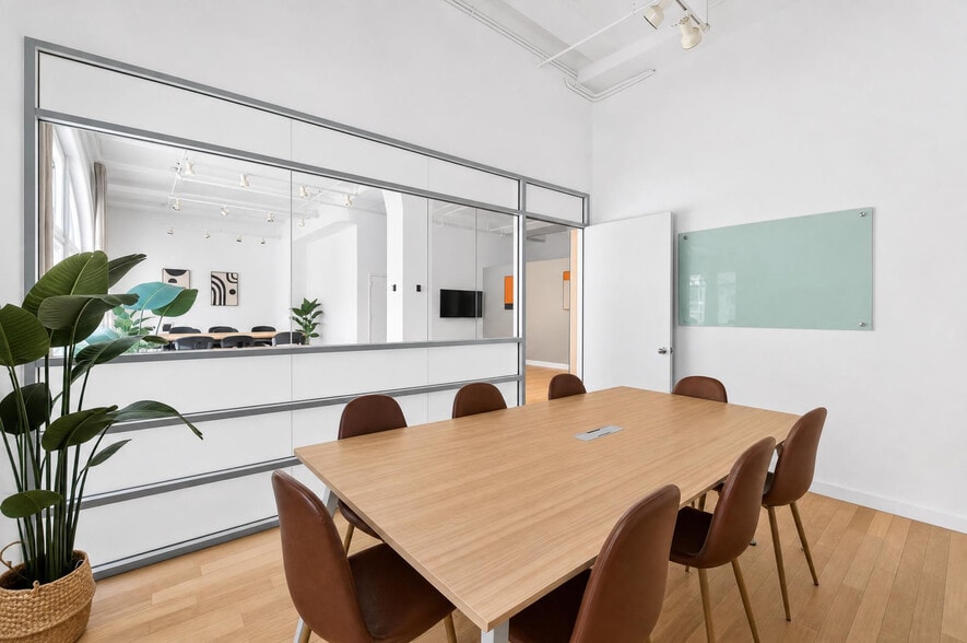 More Photos Of 40-42 W 17th St, New York Apartments For Lease