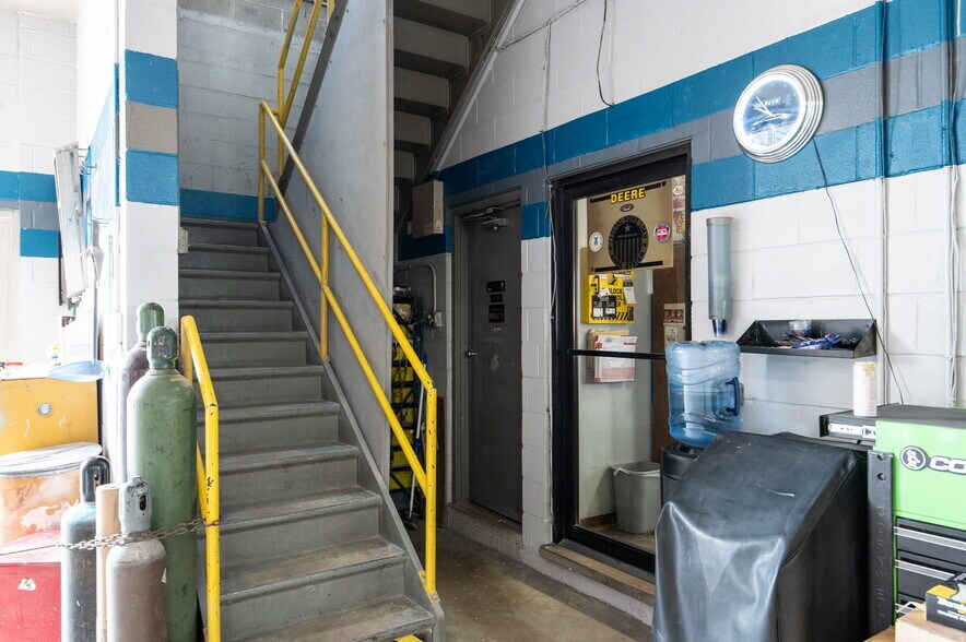 More Photos Of 7455 S Harlem Ave, Bridgeview Flex For Sale