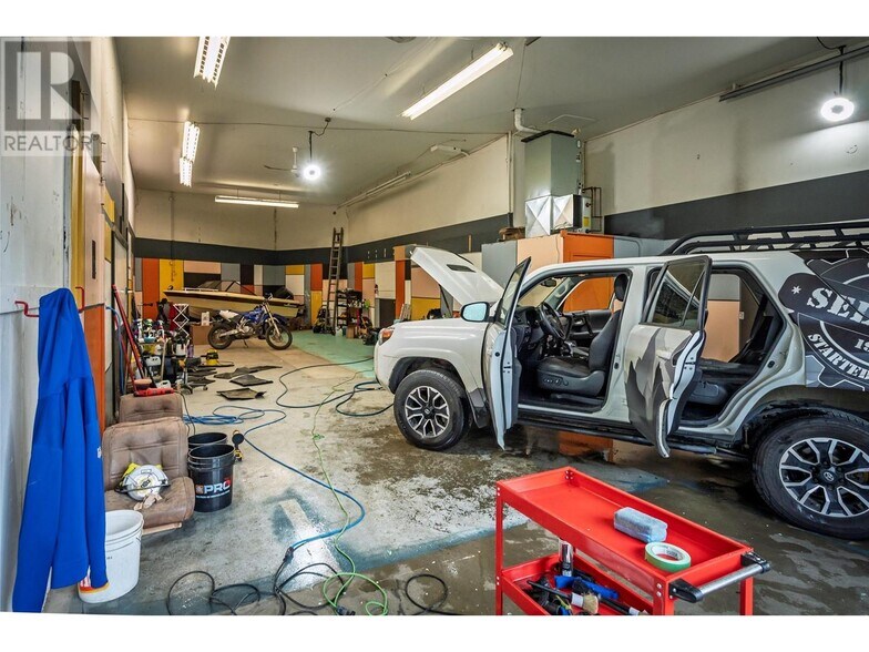 More Photos Of 920 Nelson Av, Nelson Warehouse For Sale