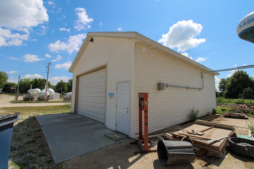 More Photos Of 107 8th Ave SW, Kasson Specialty For Sale