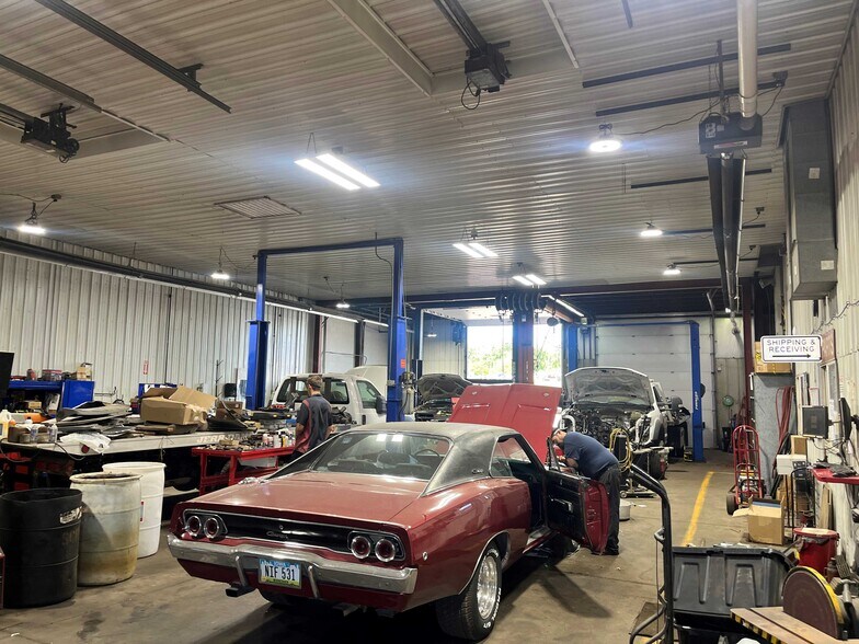More Photos Of 941 66th Ave SW, Cedar Rapids Warehouse For Sale