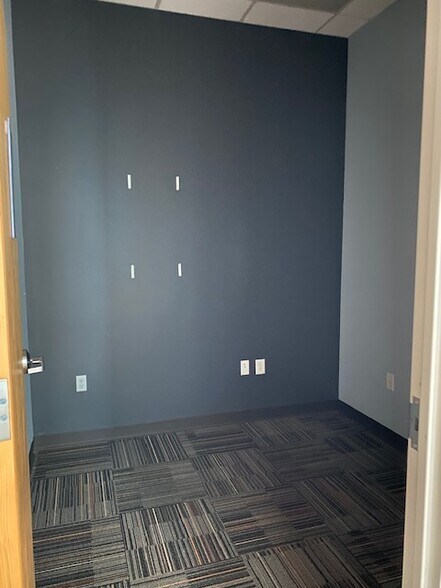 More Photos Of 5200 McDermott Rd, Plano Storefront Retail Office For Lease